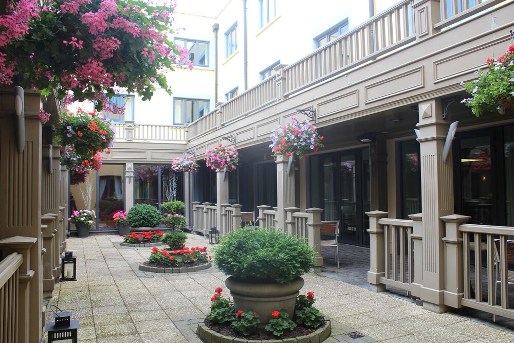 Courtyard View