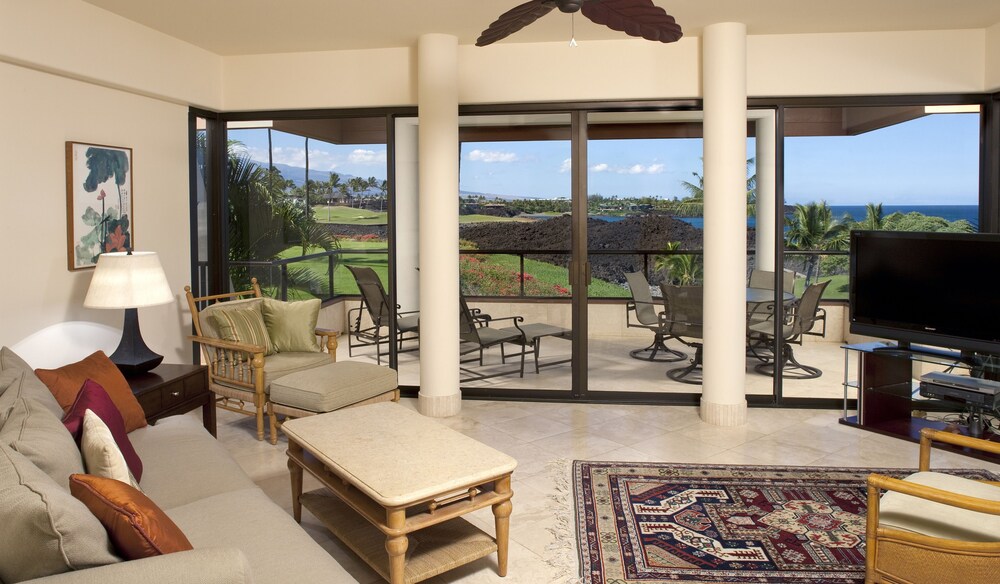 Room, 2 Bedrooms, Ocean View - Living Room