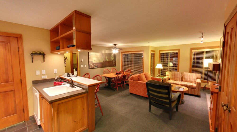 Room, 1 Bedroom - In-Room Kitchen