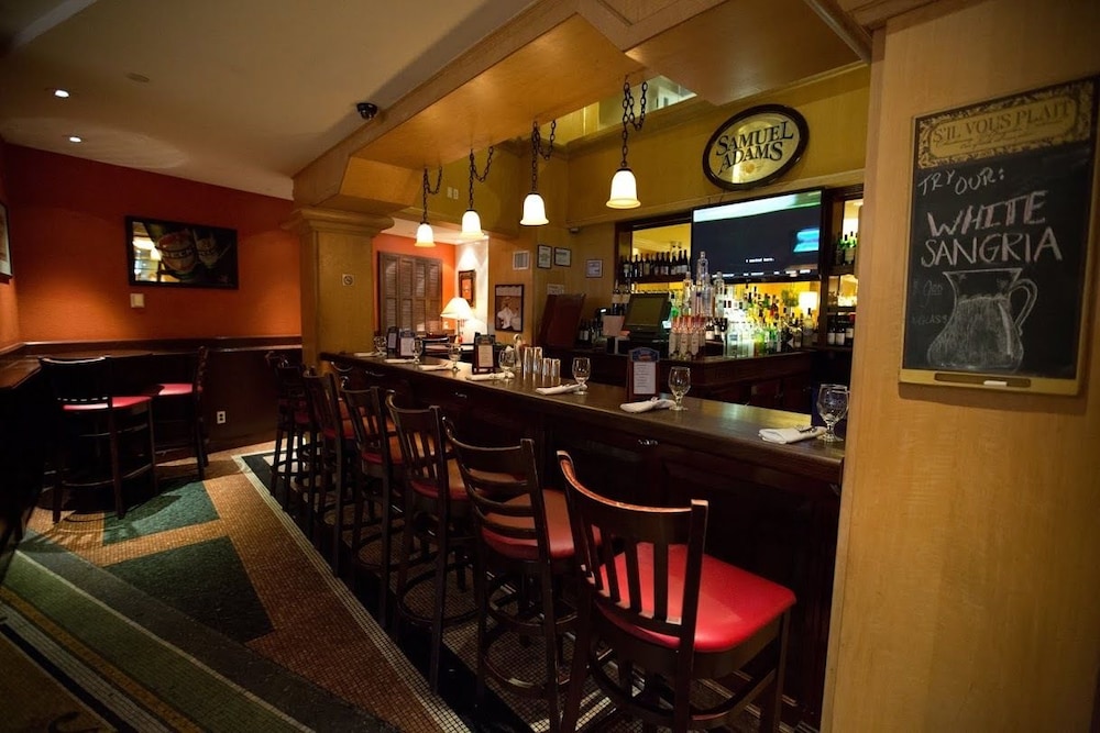 Hotel Bar