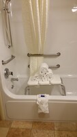 Standard Room, 1 Queen Bed, Accessible, Bathtub