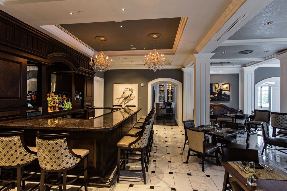 Hotel Lounge
