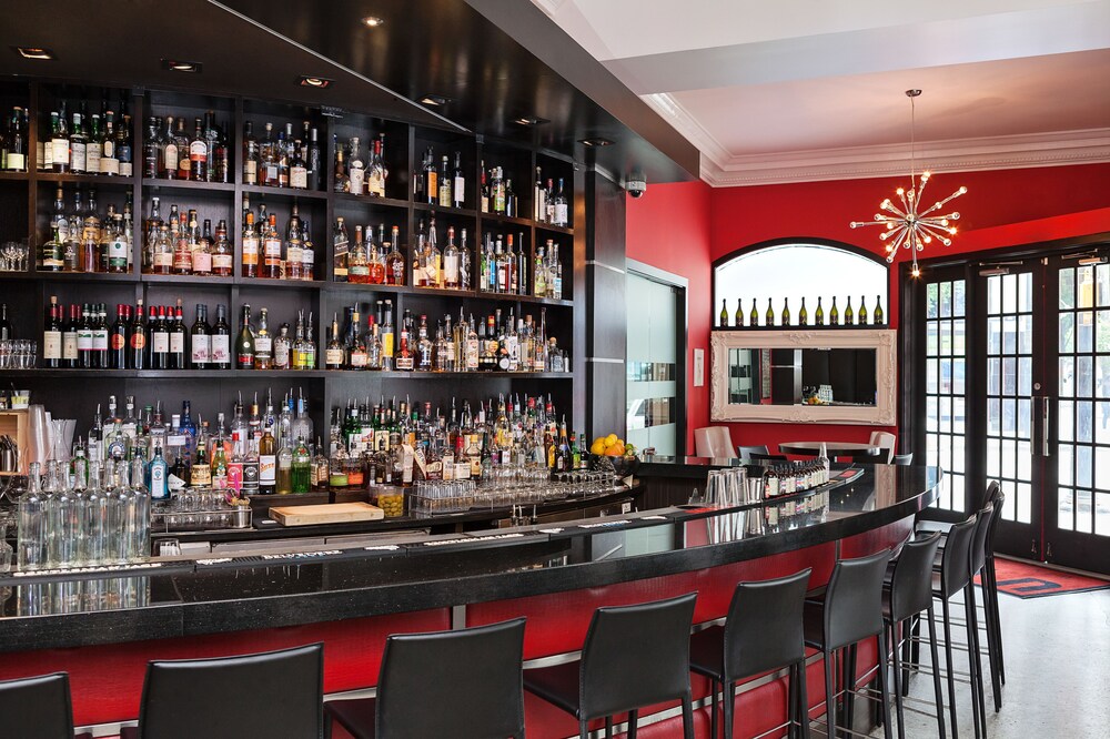 Hotel Bar