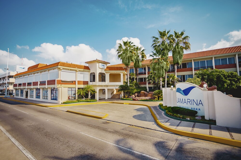 Fachada del hotel
