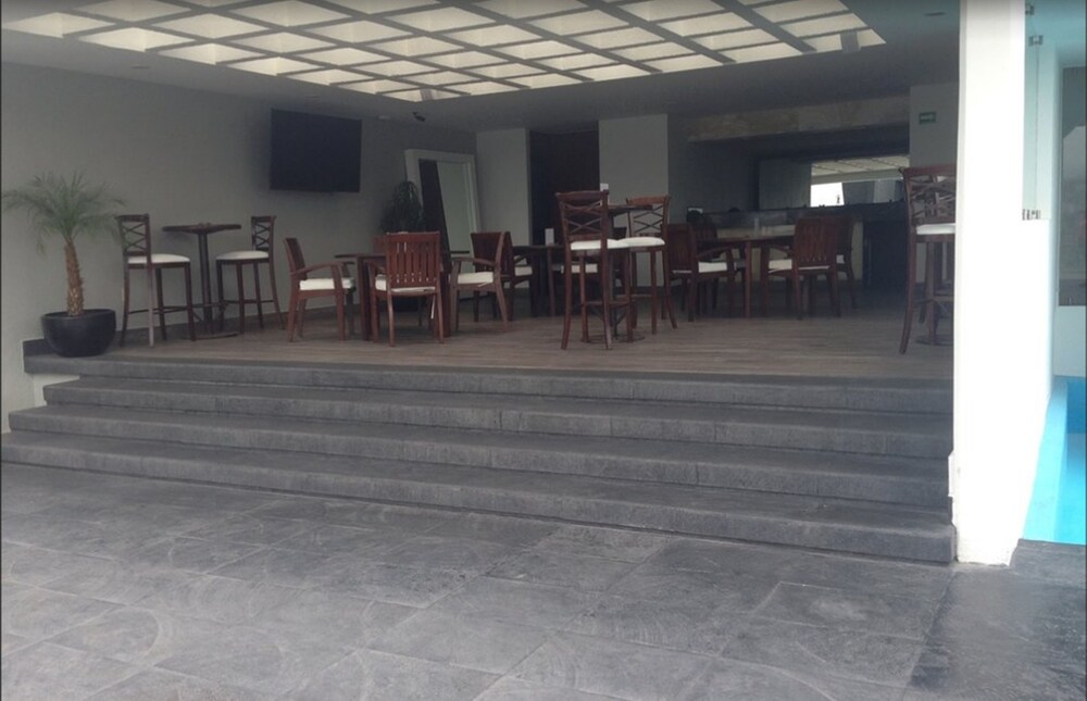 Hotel Bar