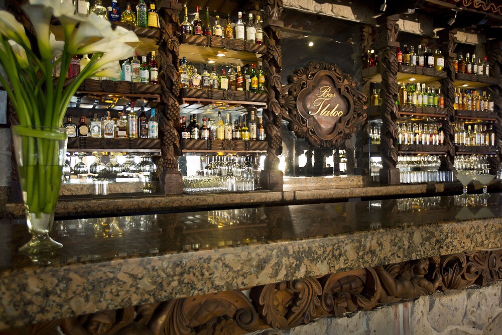 Hotel Bar