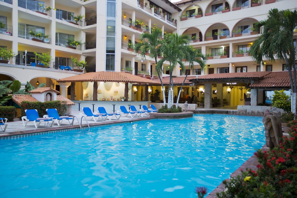 Poolside Bar
