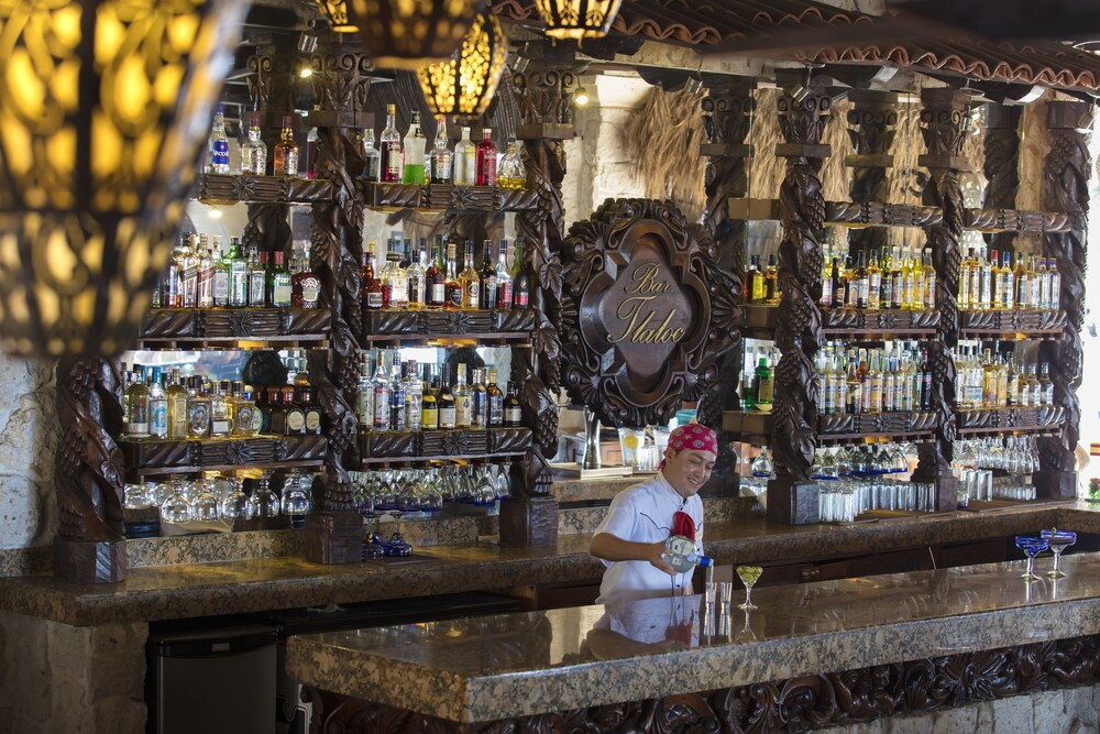 Hotel Bar