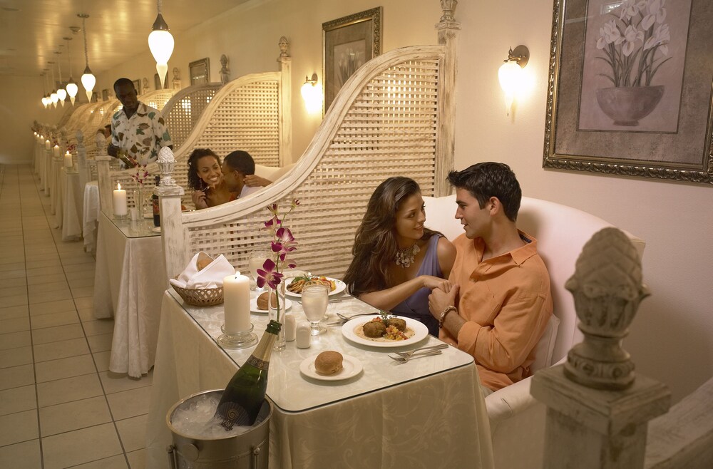 Couples Dining