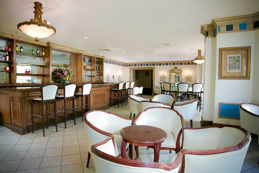Hotel Lounge