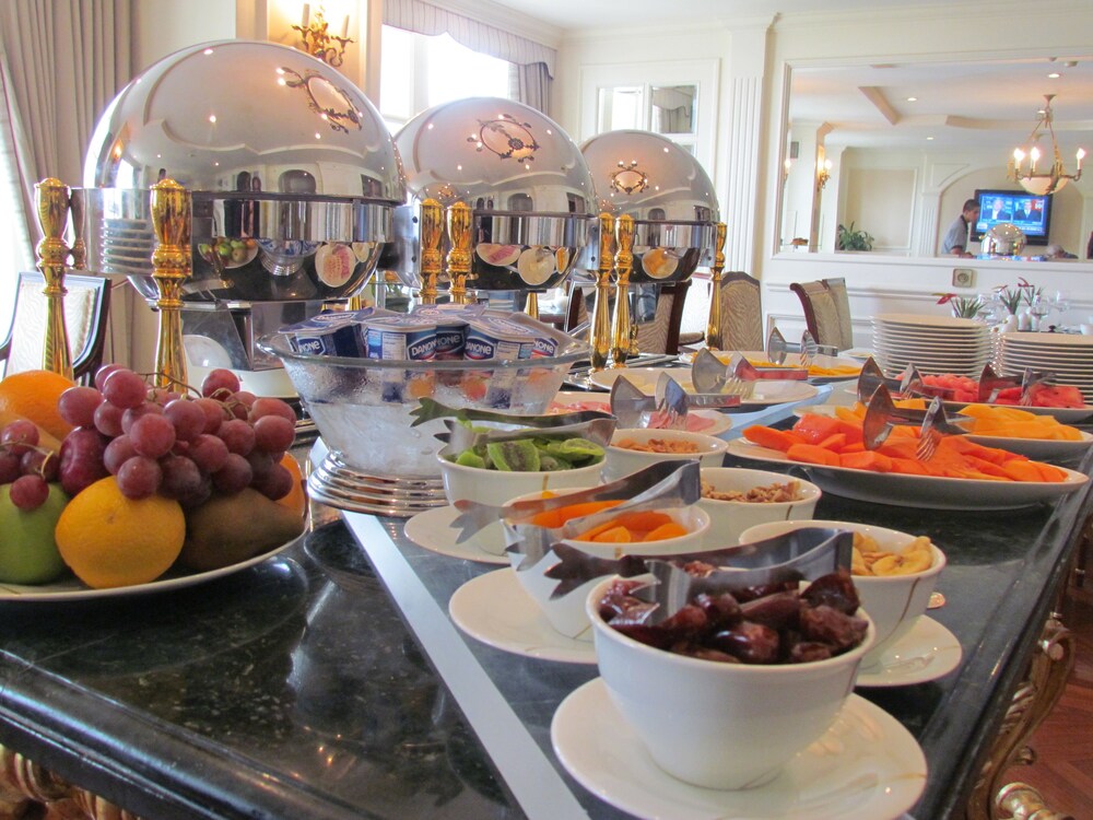 Executive Lounge