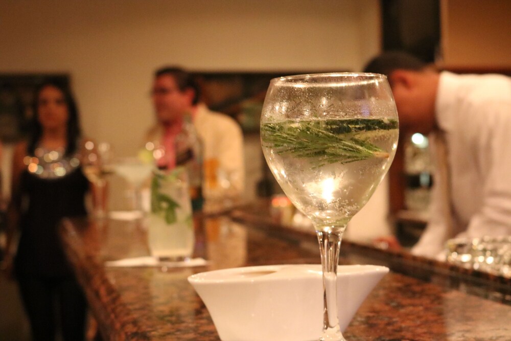 Hotel Bar