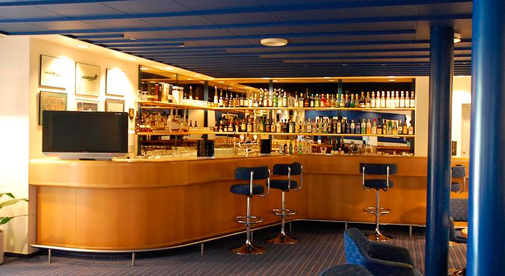 Hotel Lounge