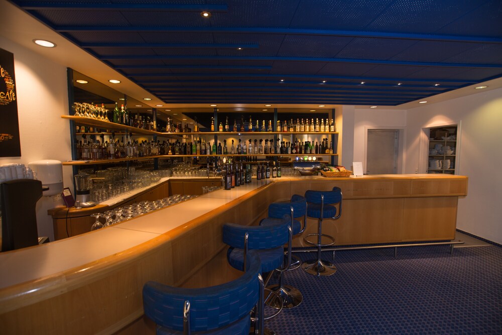 Hotel Bar
