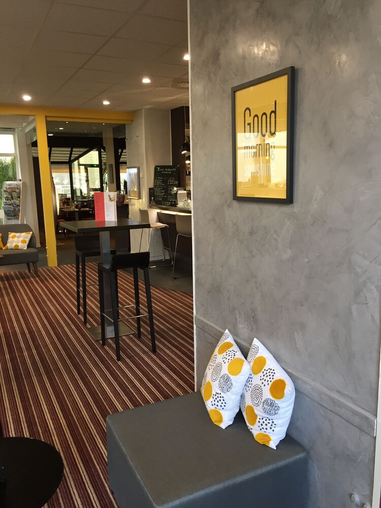 Hotel Bar