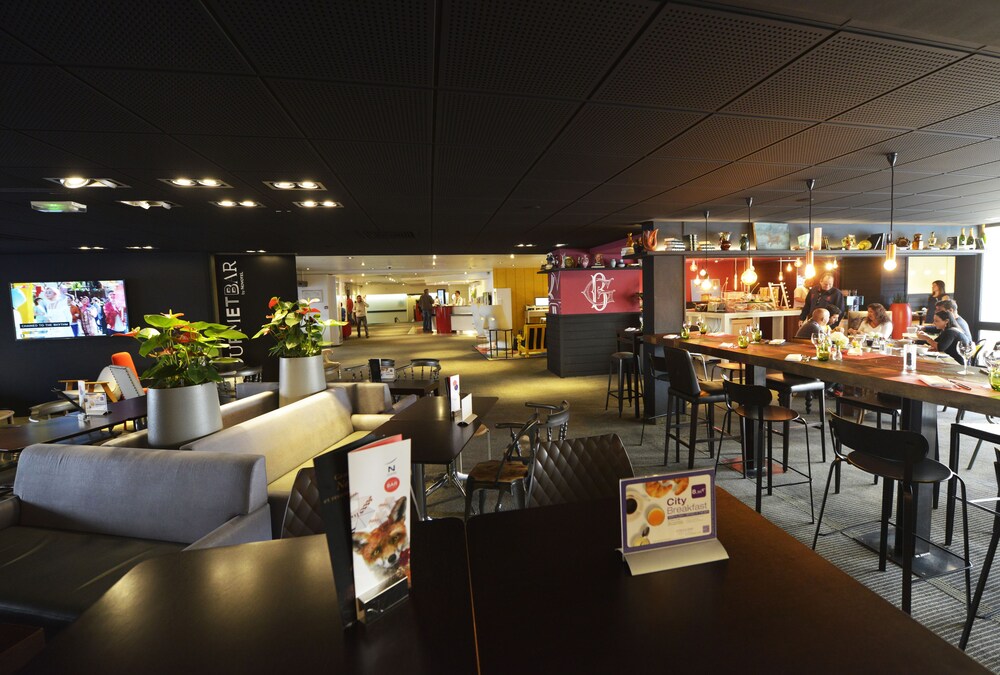 Hotel Bar