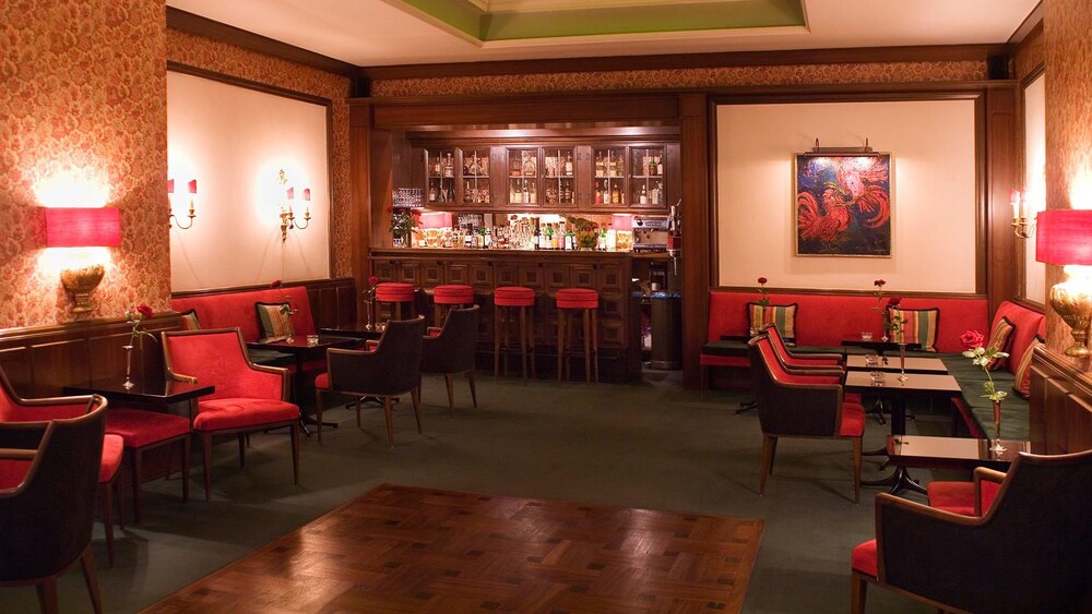 Hotel Bar