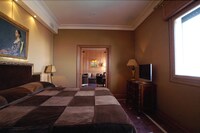 Suite, Canal View