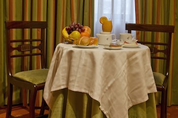Room Service - Dining