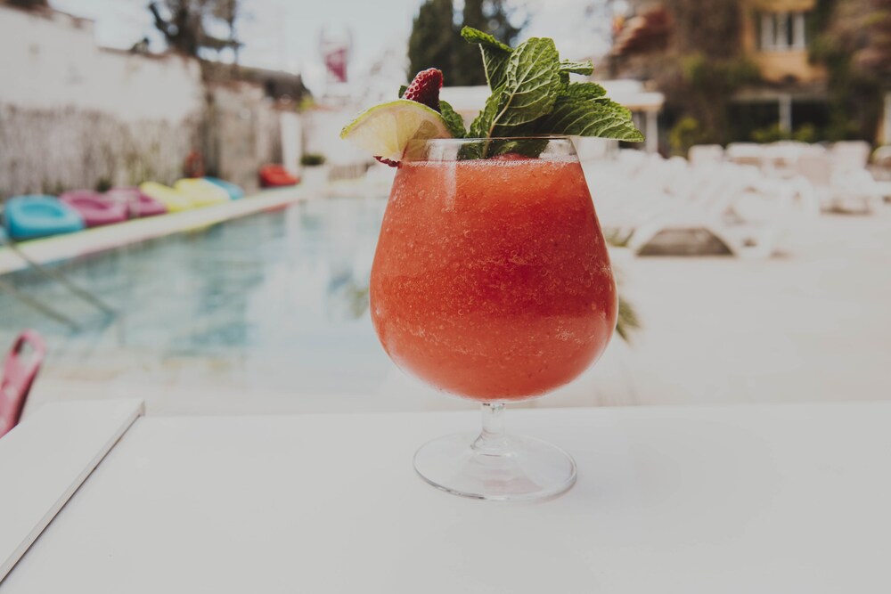 Poolside Bar
