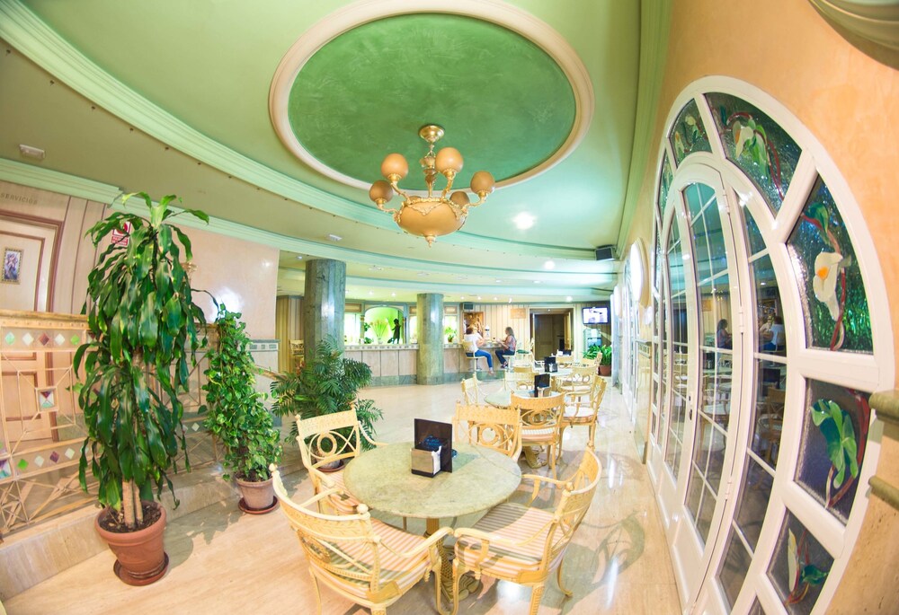 Hotel Bar