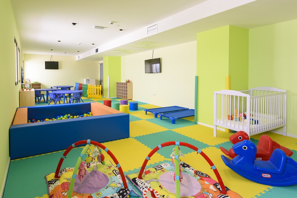 Childrens Play Area - Indoor