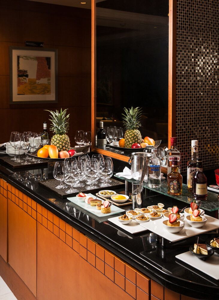 Executive Lounge