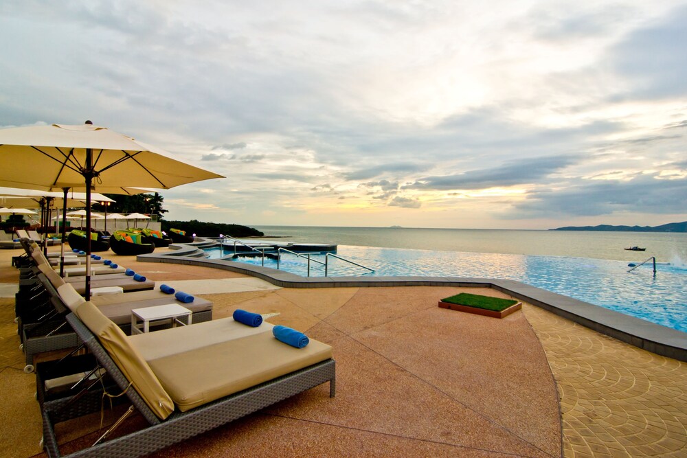 Infinity Pool