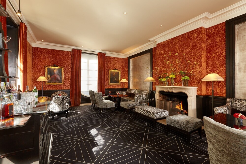 Hotel Bar