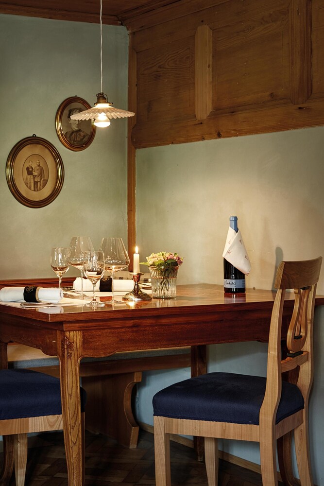 Couples Dining