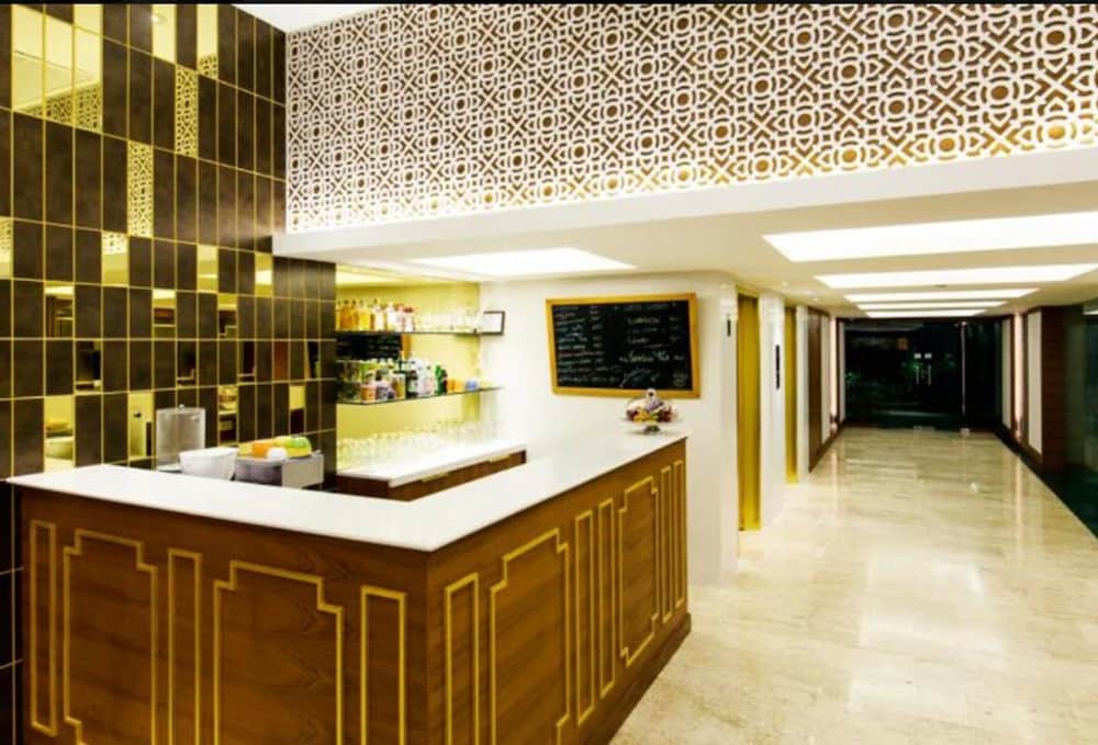 Hotel Lounge