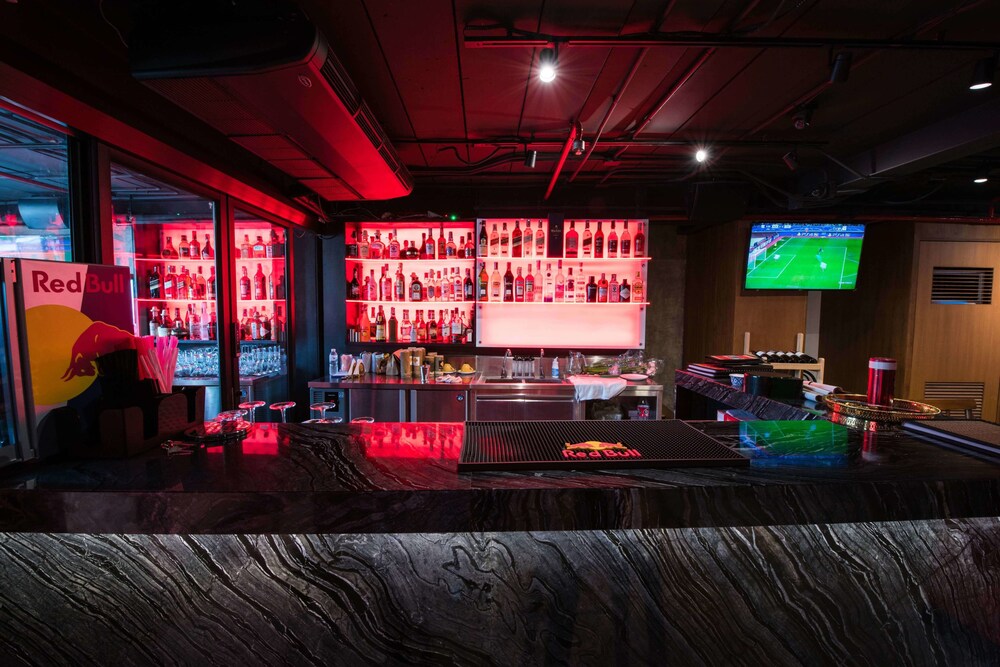 Hotel Bar