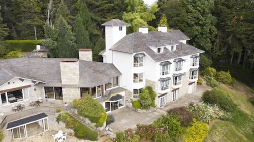 La Cascada Casa Patagónica by DON