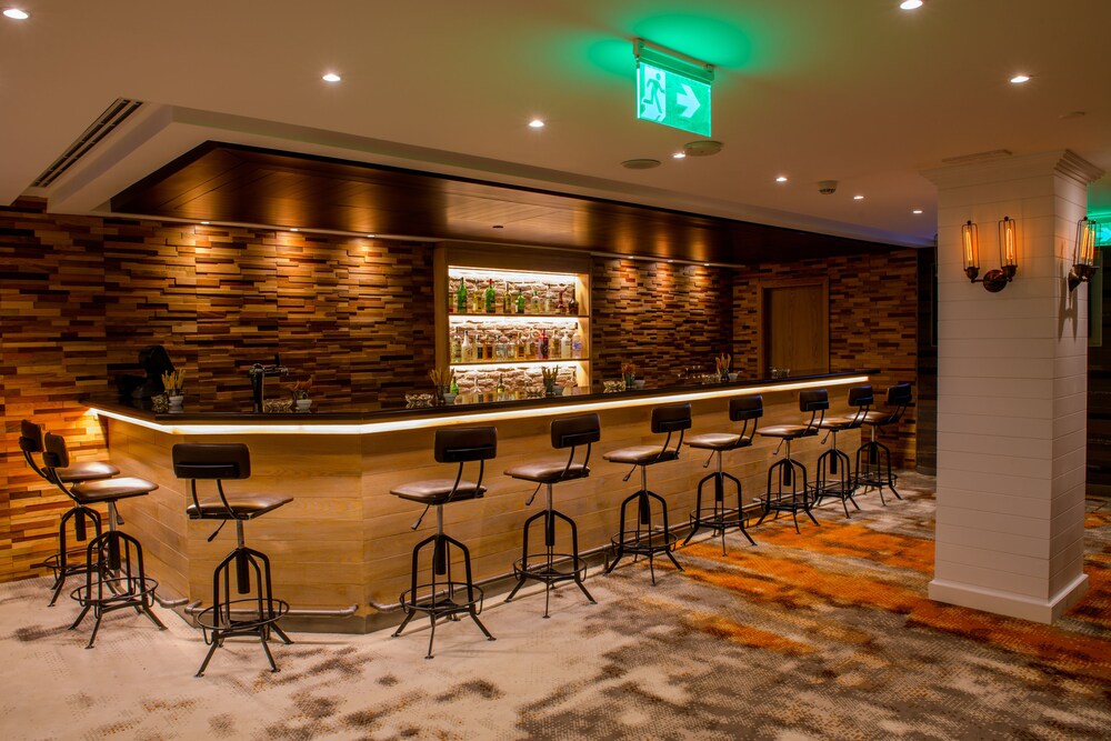 Hotel Bar
