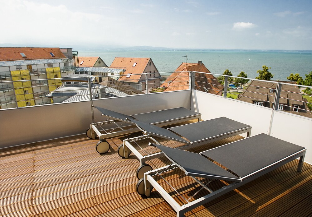 Sundeck