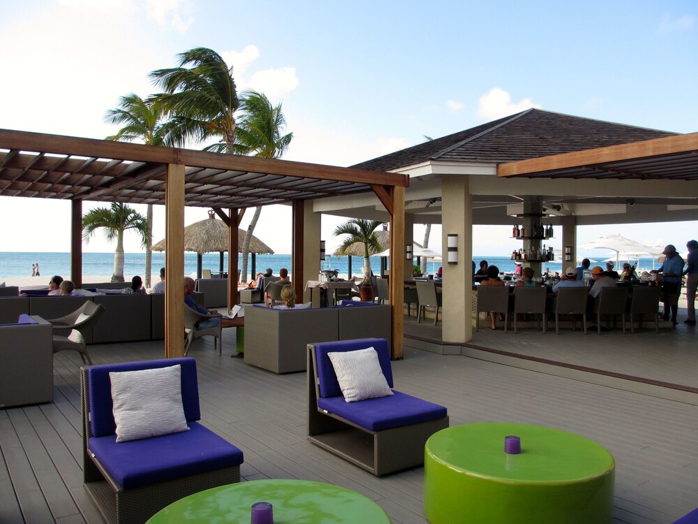 Hotel Lounge
