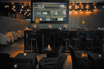 Hotel Bar