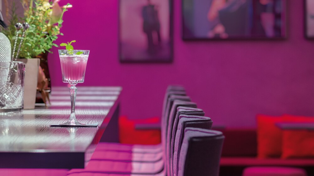 Hotel Bar