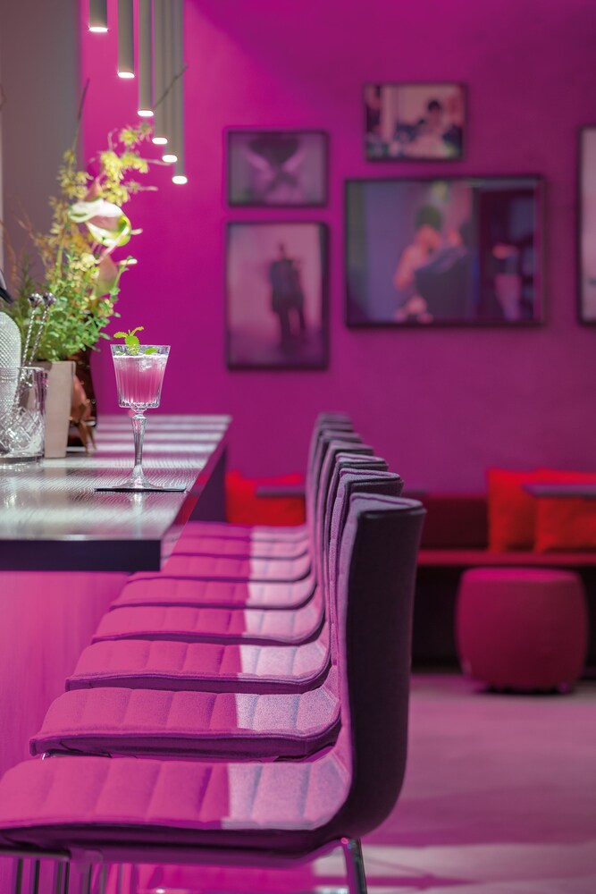 Hotel Bar