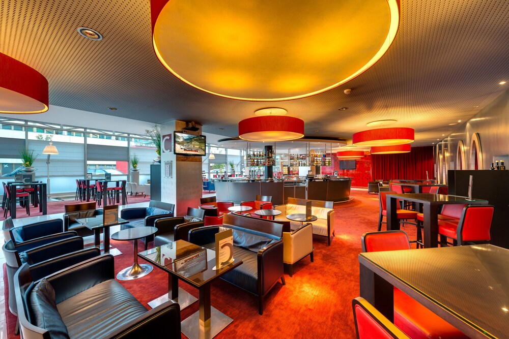 Hotel Lounge