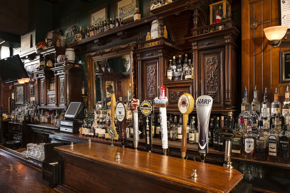 Hotel Bar