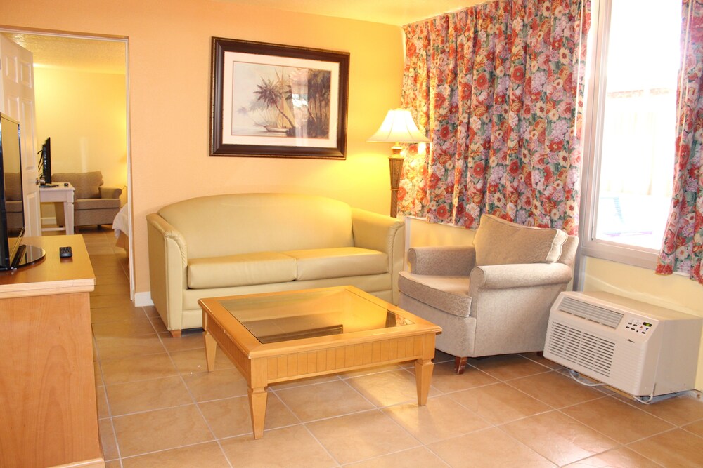 Superior Suite, 2 Bedrooms - Living Area