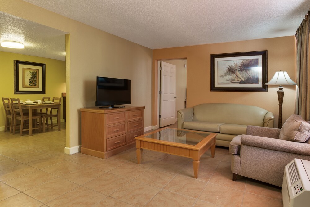 Superior Suite, 2 Bedrooms - Living Area