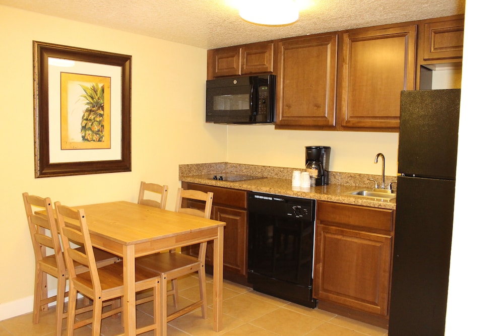 Superior Suite, 2 Bedrooms - In-Room Kitchen