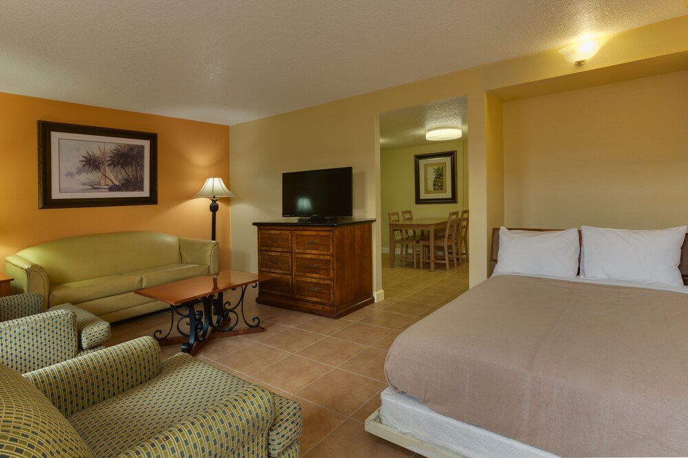 Superior Suite, 2 Bedrooms - Living Area