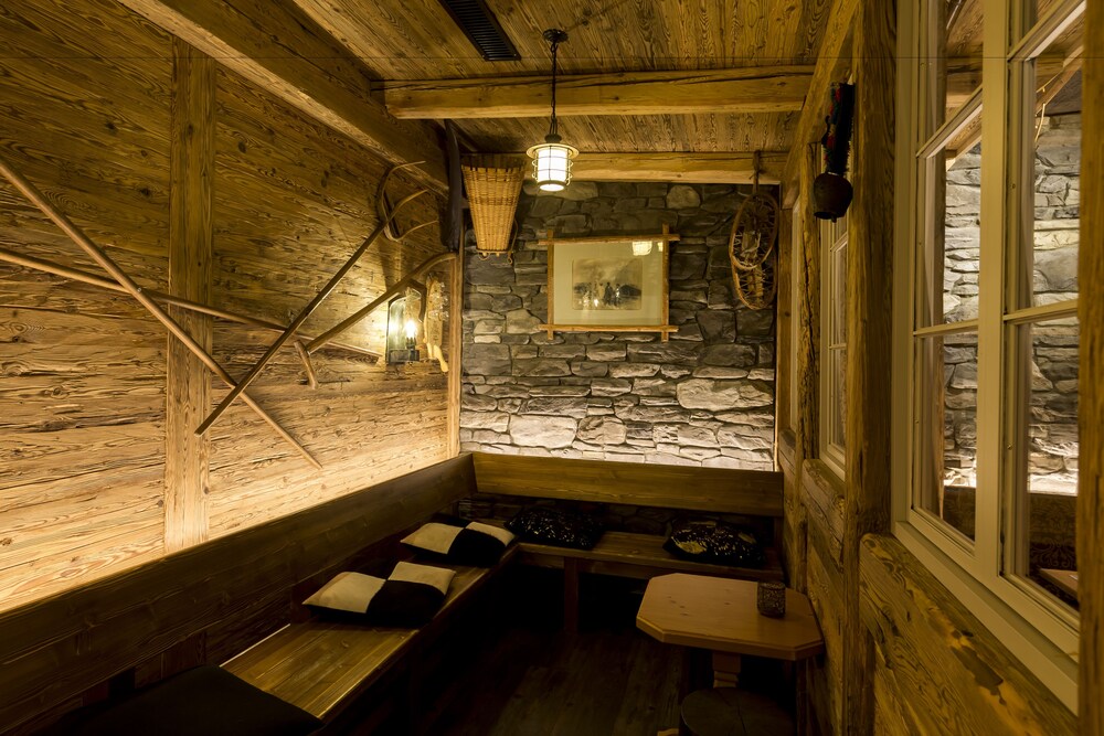 Hotel Bar