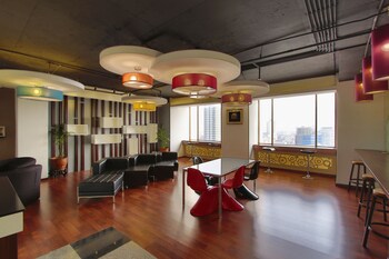 Hotel Lounge