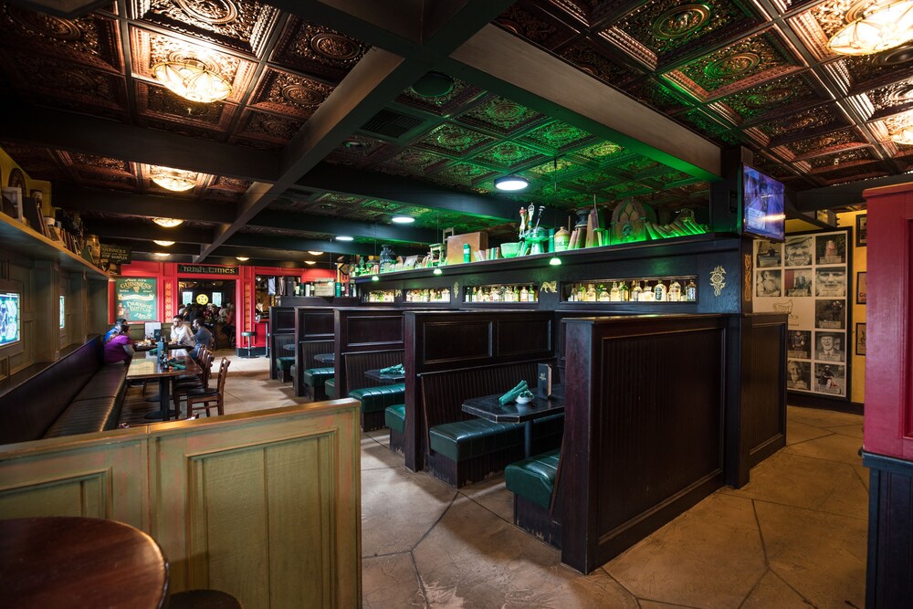 Hotel Bar