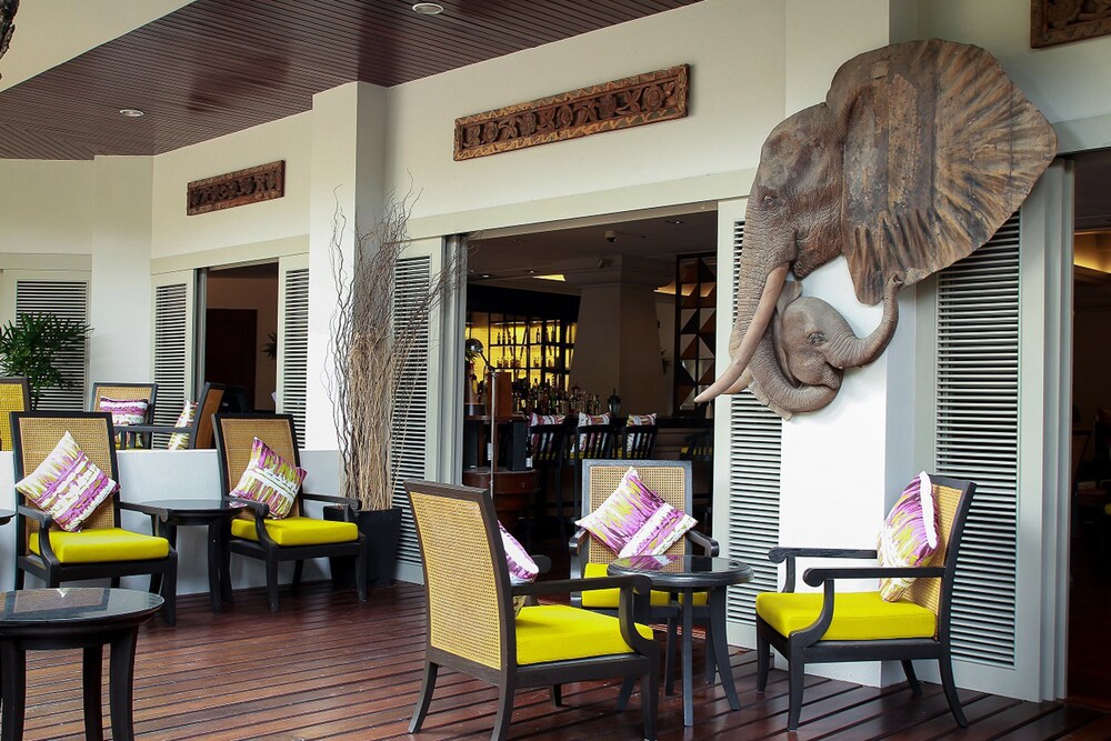 Hotel Bar