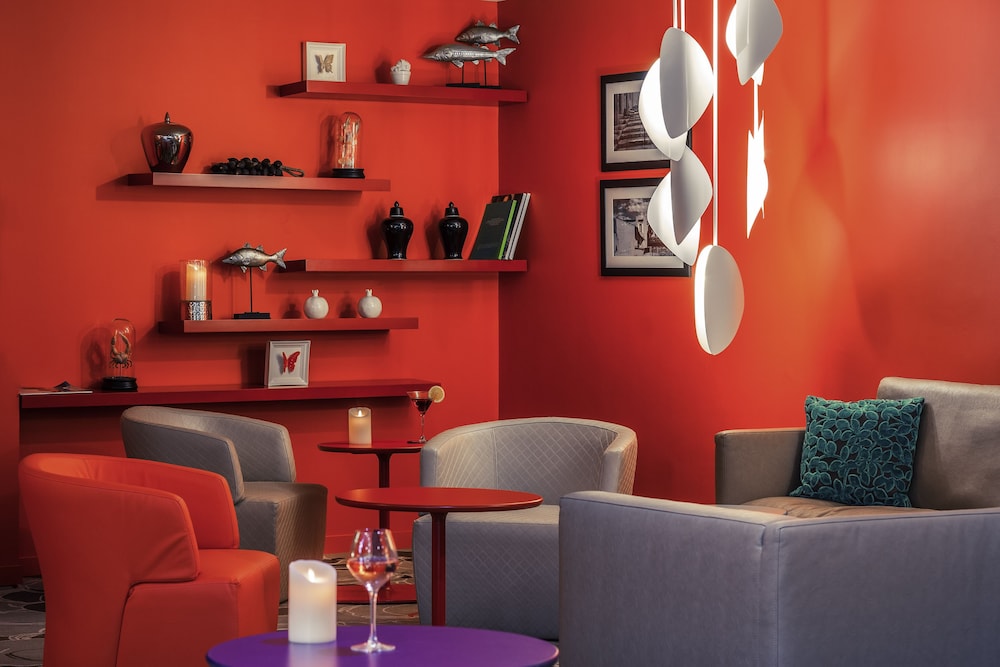 Hotel Bar